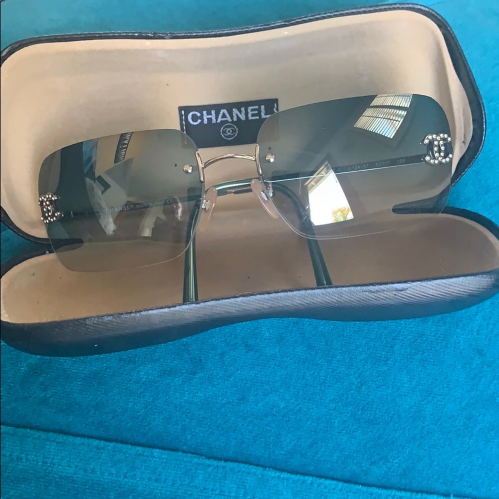 CHANEL Sunglasses